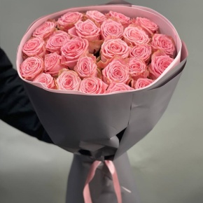 Букет "Австралия" из 25 нежных роз Софи Лорен (70 см) в Москве