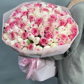 Букет из 101 розы Эквадор микс (60 см) в Москве