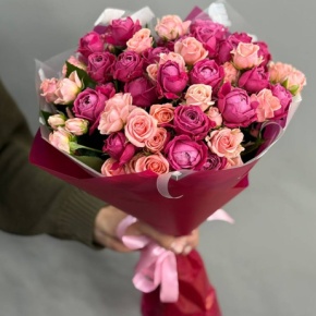 Букет из 11 кустовых роз микс (50 см) в Москве
