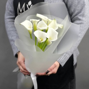 Букет 11 белых калл в Москве