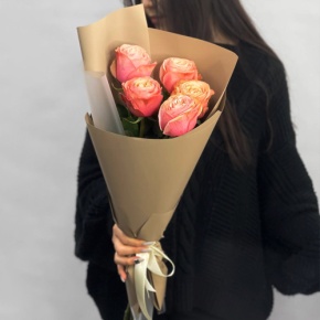 Букет из 5 роз Эквадор Кахала (60 см) в Москве