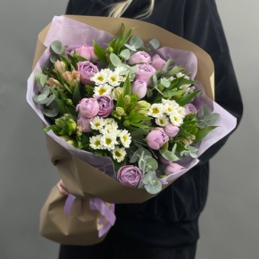Букет "Парадайз" из кустовых пионовидных роз, альстромерий и хризантем сантини в Москве