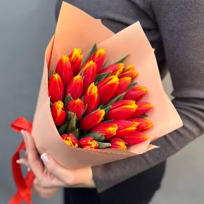 Букет "Фламинго" из 25 ярких тюльпанов в Москве