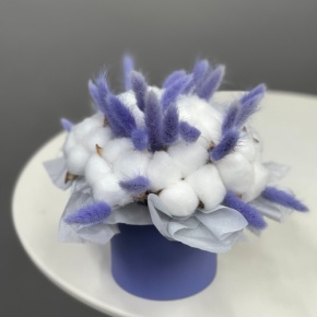 Композиция в шляпной коробке мини из хлопка и лагуруса в Москве