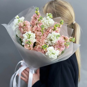 Букет из 15 ароматных маттиол в Москве