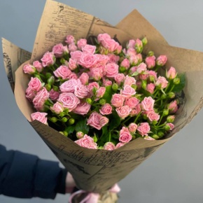 Букет из 15 кустовых роз (50 см) в Москве
