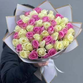 Букет из 51 розы микс  (40 см) в Москве