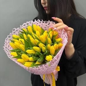 Букет из 45 желтых тюльпанов в Москве