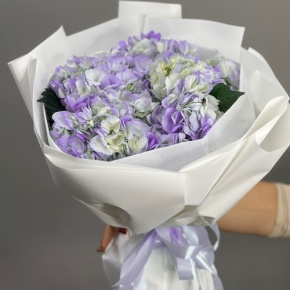 Букет из 5 фиолетовых гортензий в Москве