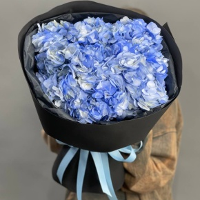 Букет из 7 голубых гортензий в Москве