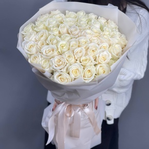 Букет "Белый мотылёк" из 51 белой розы (60 см) в Москве