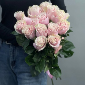 Букет из 13 роз Эквадор Пинк Мондиаль (60см) в Москве