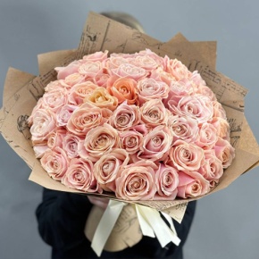 Букет из 51 кремовой розы Аваланж (50 см) в Москве