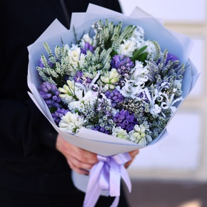 Букет "Алиби" из гиацинтов, вероники, нерине в Москве