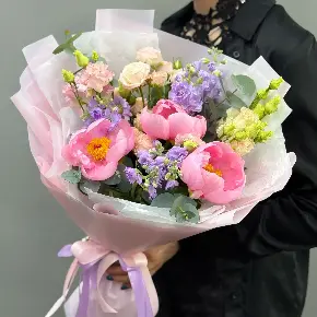 Букет с пионами, маттиолой, эустомой и розами " Прованс" в Москве
