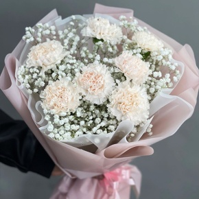 Букет из диантусов и гипсофил в Москве Букет из диантусов и гипсофил в Москве