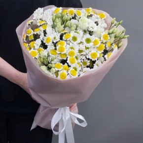 Букет из хризантем сантини Сан Ап и эустом в Москве