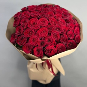 Букет из 51 красной розы (70 см) в Москве