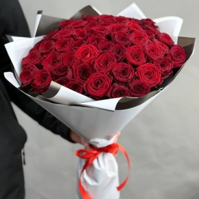 Букет 51 красная роза (60 см) в Москве