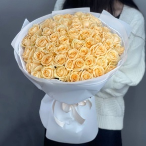 Букет "Пикап" из 51 розы Аваланж (50 см) в Москве