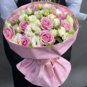 Букет "Нежное признание" из роз и эустом в Москве