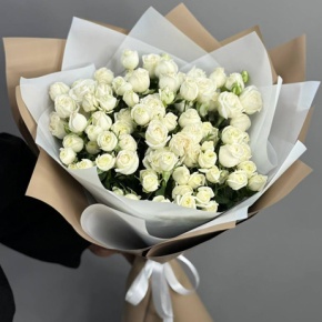 Букет "Белоснежка" из 15 кустовых роз (60 см) в Москве