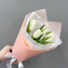 Букет из 5 белых тюльпанов ( минимальный заказ от 10 шт)