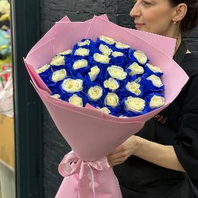 Букет " Морской бриз" из 29 бело-синих роз  в Москве