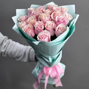 Букет 17 роз Эквадор Пинк Мондиаль (60 см) в Москве