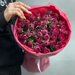 Букет "Альфа и Омега" из 11 кустовых роз Марун (50 см) в Москве