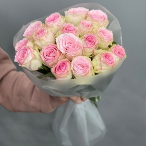 Букет из 17 роз Кения (40 см) в Москве