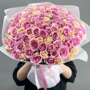 Букет из 101 пастельной розы Аваланж микс (60 см) в Москве