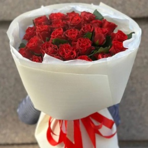 Букет из 25 красных роз Эль Торо (50 см) в Москве