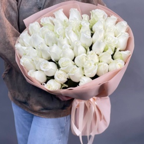 Букет из 45 белых роз Эквадор (60 см) в Москве