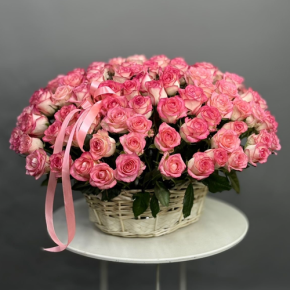 Композиция в корзине из 101 розы Джумилия в Москве