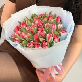 Букет из 35  пионовидных тюльпанов Фокстрот в Москве