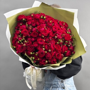 Букет из 25 красных кустовых пионовидных роз (70 см) в Москве