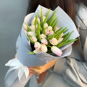 Букет из 25 нежных тюльпанов в Москве