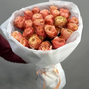 Монобукет из 21 розы Эквадор Кахала (60 см) в Москве