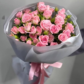 Букет из 13 кустовых роз (50 см) в Москве