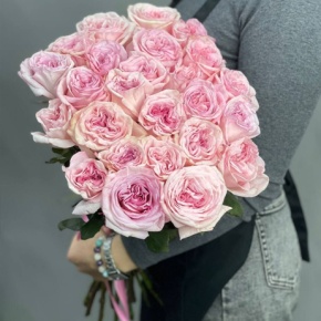 Букет из 25 пионовидных роз Эквадор Пинк Охара (60 см) в Москве