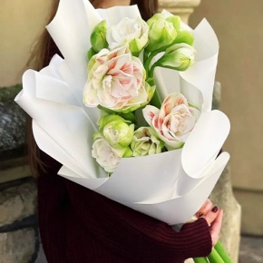 Букет из 5 амариллисов в Москве