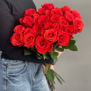 Букет из 25 роз Эквадор Нина (60см) в Москве