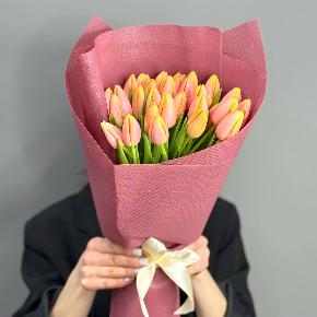 Букет из 29 персиковых тюльпанов в Москве
