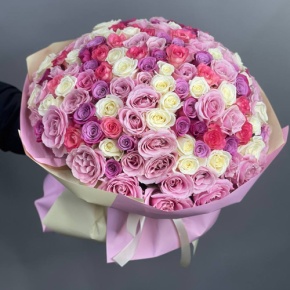 Букет из 151 розы микс Аваланж и Джумилия (50 см) в Москве