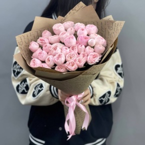 Букет из 15 кустовых пионовидных роз Мэнсфилд парк (60 см) в Москве