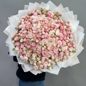 Букет из 101 кустовой пионовидной розы Мадам и Мисс Бомбастик (70 см) в Москве