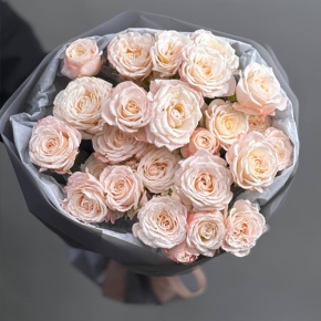 Букет из 9 кустовых кремовых роз Бомбастик (50 см) в Москве