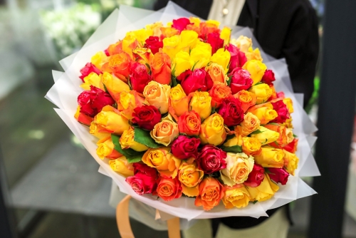 Тропический микс 101 роза (40 см) в Москве