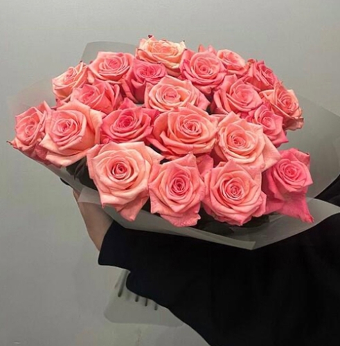 Букет из 21 розовой розы (50 см) в Москве
